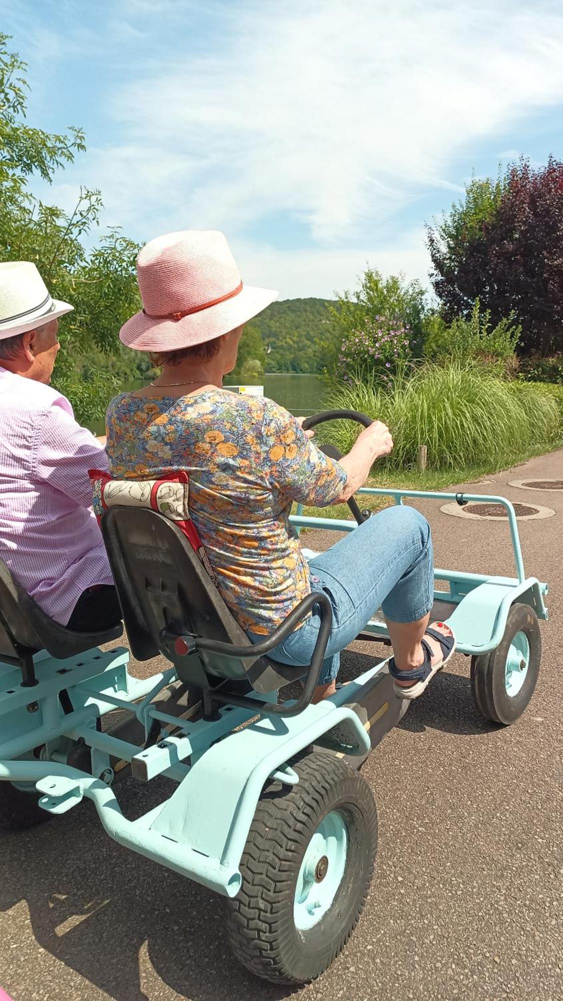 Vila Les Jardins De Felicie Poses Exteriér fotografie