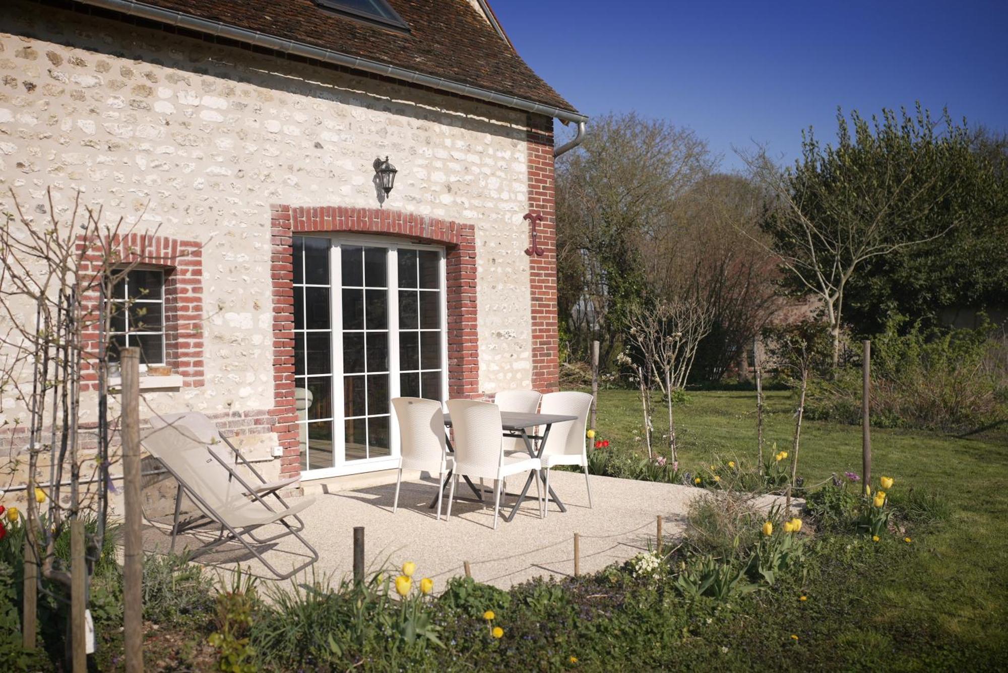 Vila Les Jardins De Felicie Poses Exteriér fotografie