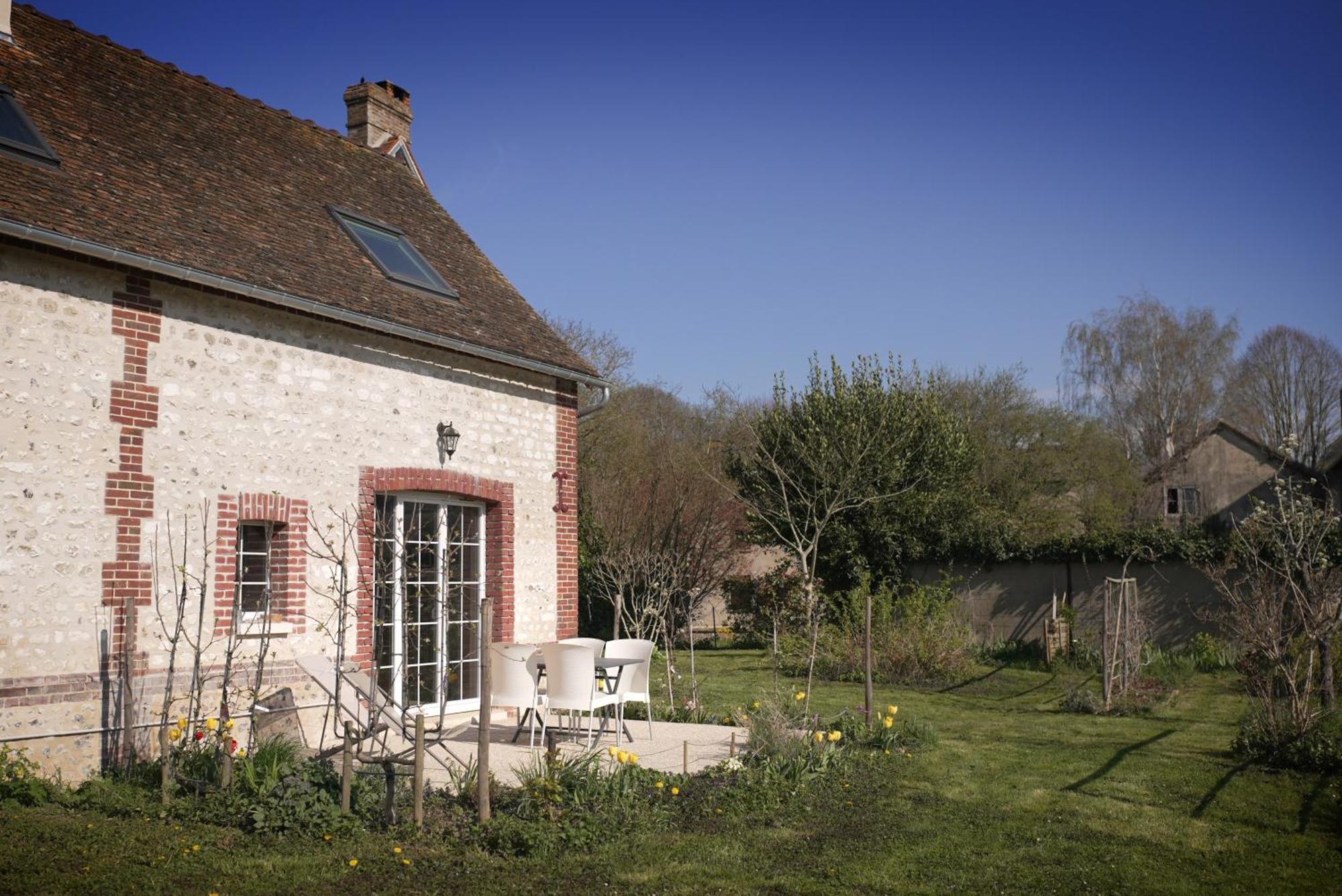 Vila Les Jardins De Felicie Poses Exteriér fotografie